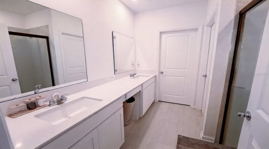 DAVENPORT, Florida 33837, 5 Bedrooms Bedrooms, ,2 BathroomsBathrooms,Residential,For Sale,AQUIFER,0,MFRS5150941