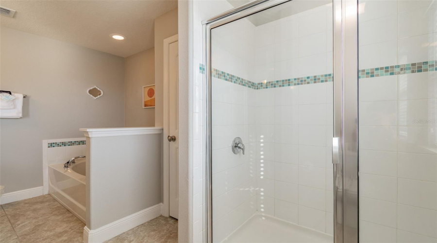 DAVENPORT, Florida 33837, 5 Bedrooms Bedrooms, ,4 BathroomsBathrooms,Residential,For Sale,OAKBOURNE,0,MFRS5153791