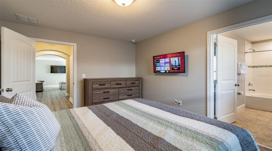 DAVENPORT, Florida 33837, 5 Bedrooms Bedrooms, ,4 BathroomsBathrooms,Residential,For Sale,OAKBOURNE,0,MFRS5153791