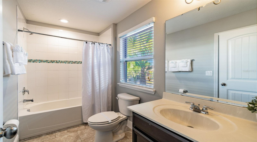 DAVENPORT, Florida 33837, 5 Bedrooms Bedrooms, ,4 BathroomsBathrooms,Residential,For Sale,OAKBOURNE,0,MFRS5153791