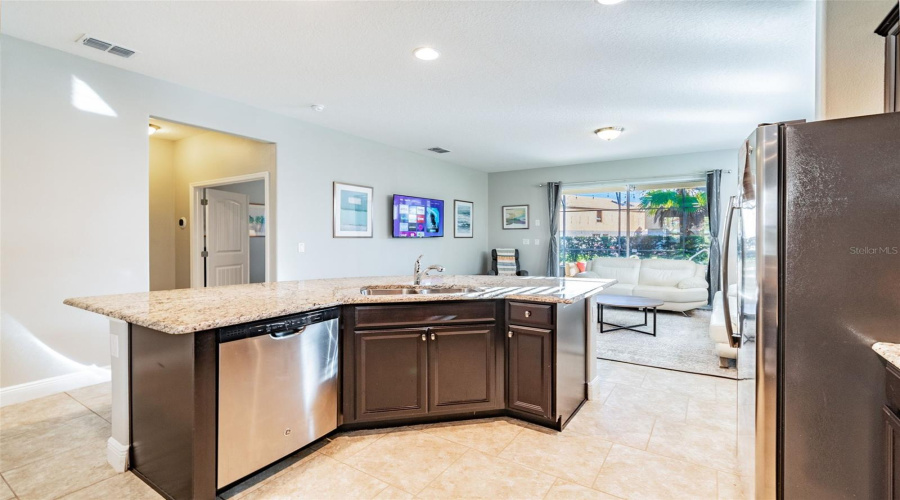 DAVENPORT, Florida 33837, 5 Bedrooms Bedrooms, ,4 BathroomsBathrooms,Residential,For Sale,OAKBOURNE,0,MFRS5153791