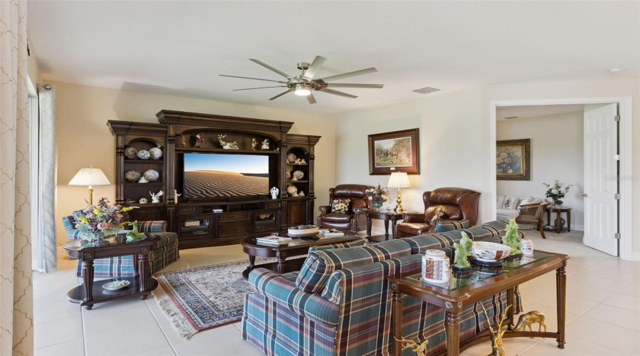 KISSIMMEE, Florida 34746, 3 Bedrooms Bedrooms, ,2 BathroomsBathrooms,Residential,For Sale,KINGFISHER,0,MFRS5156217