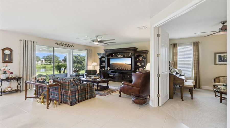 KISSIMMEE, Florida 34746, 3 Bedrooms Bedrooms, ,2 BathroomsBathrooms,Residential,For Sale,KINGFISHER,0,MFRS5156217