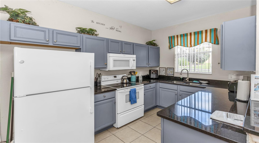 DAVENPORT, Florida 33897, 4 Bedrooms Bedrooms, ,3 BathroomsBathrooms,Residential,For Sale,CALABRIA,0,MFRO6436313