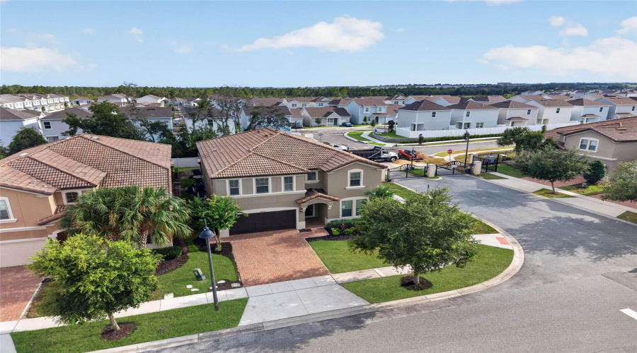 KISSIMMEE, Florida 34747, 9 Bedrooms Bedrooms, ,6 BathroomsBathrooms,Residential,For Sale,BENGAL,0,MFRS5156250