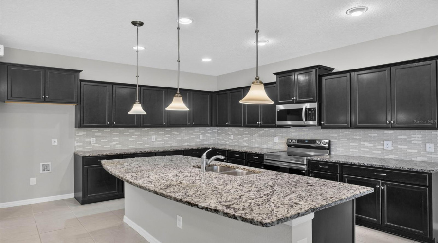 KISSIMMEE, Florida 34747, 9 Bedrooms Bedrooms, ,6 BathroomsBathrooms,Residential,For Sale,BENGAL,0,MFRS5156250