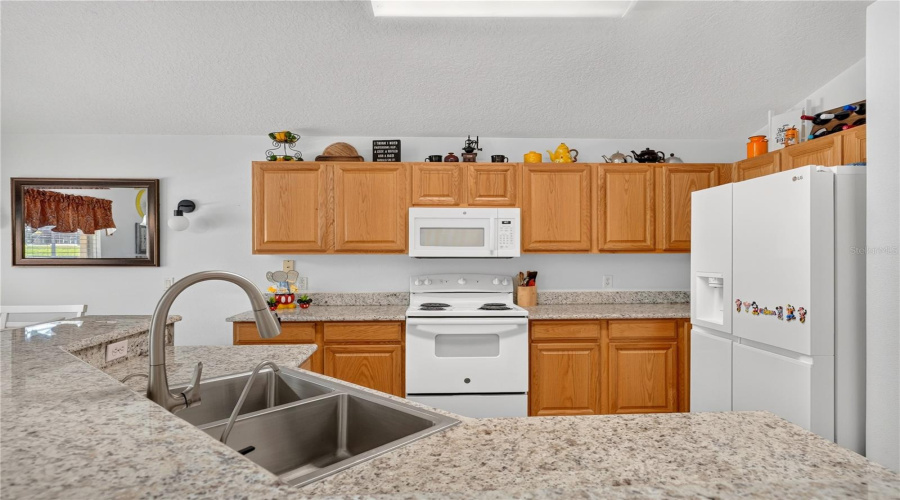 DAVENPORT, Florida 33897, 4 Bedrooms Bedrooms, ,3 BathroomsBathrooms,Residential,For Sale,LANCASTER DR,0,MFRO6434764