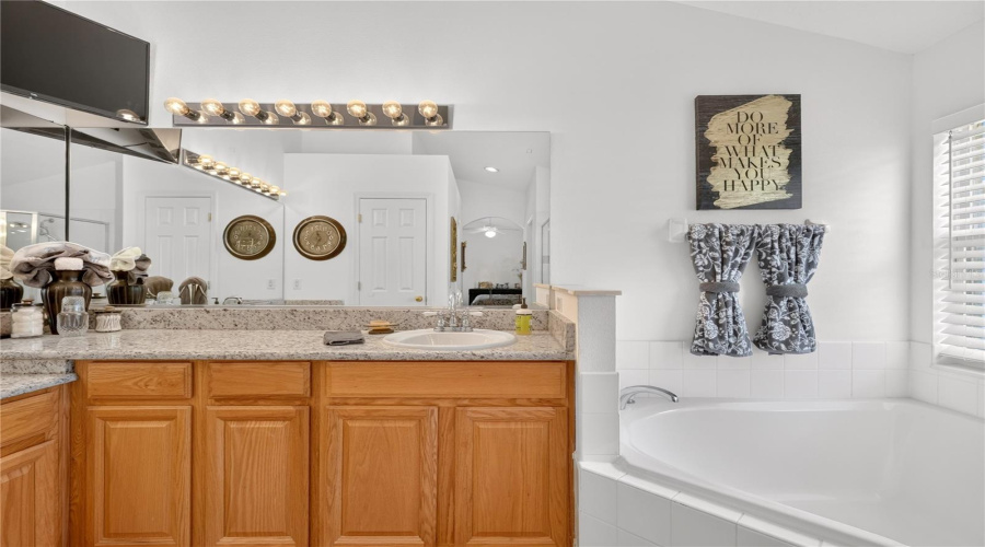 DAVENPORT, Florida 33897, 4 Bedrooms Bedrooms, ,3 BathroomsBathrooms,Residential,For Sale,LANCASTER DR,0,MFRO6434764