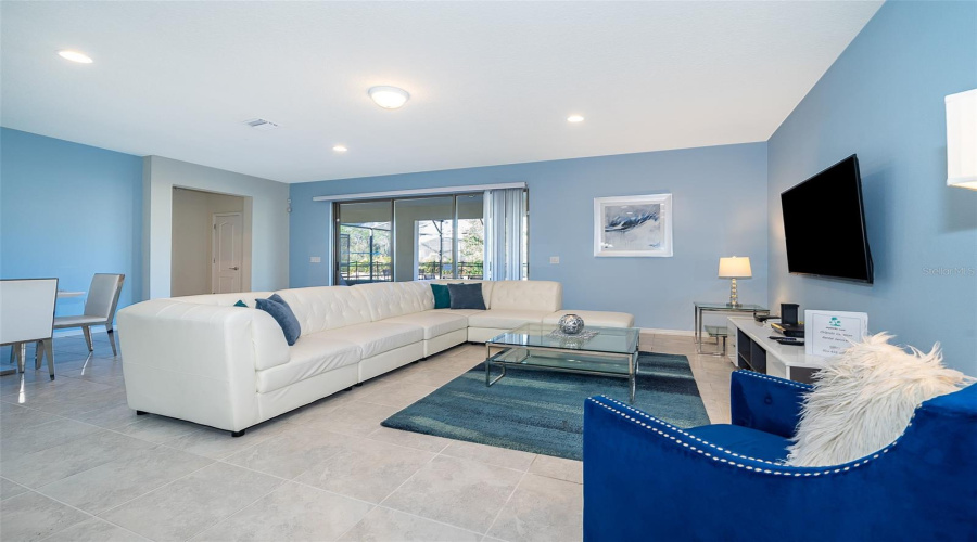 KISSIMMEE, Florida 34747, 8 Bedrooms Bedrooms, ,6 BathroomsBathrooms,Residential,For Sale,LIMA,0,MFRO6436398