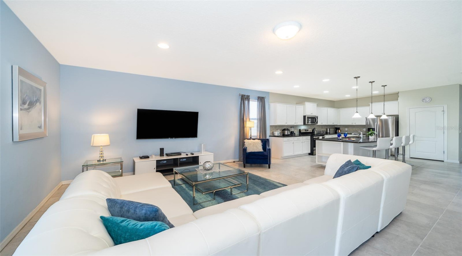 KISSIMMEE, Florida 34747, 8 Bedrooms Bedrooms, ,6 BathroomsBathrooms,Residential,For Sale,LIMA,0,MFRO6436398