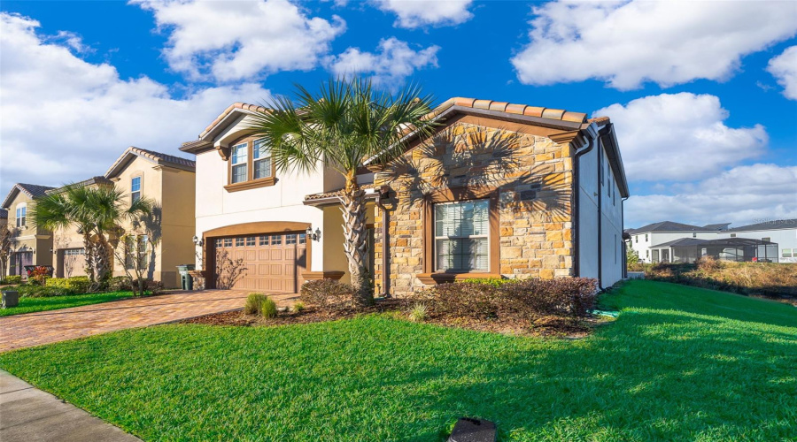 KISSIMMEE, Florida 34747, 8 Bedrooms Bedrooms, ,6 BathroomsBathrooms,Residential,For Sale,LIMA,0,MFRO6436398