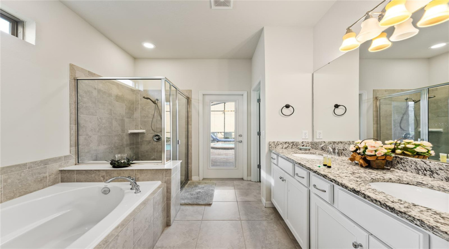 KISSIMMEE, Florida 34747, 8 Bedrooms Bedrooms, ,6 BathroomsBathrooms,Residential,For Sale,LIMA,0,MFRO6436405