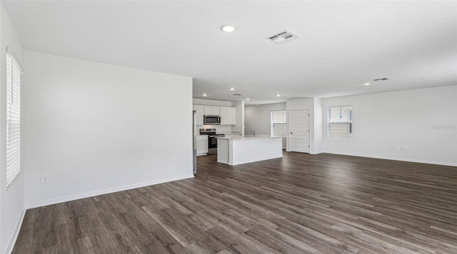 Davenport, Florida 33837, 4 Bedrooms Bedrooms, ,2 Bathroomsbathrooms,Residential,For Sale,Partington,0,Mfro6390170