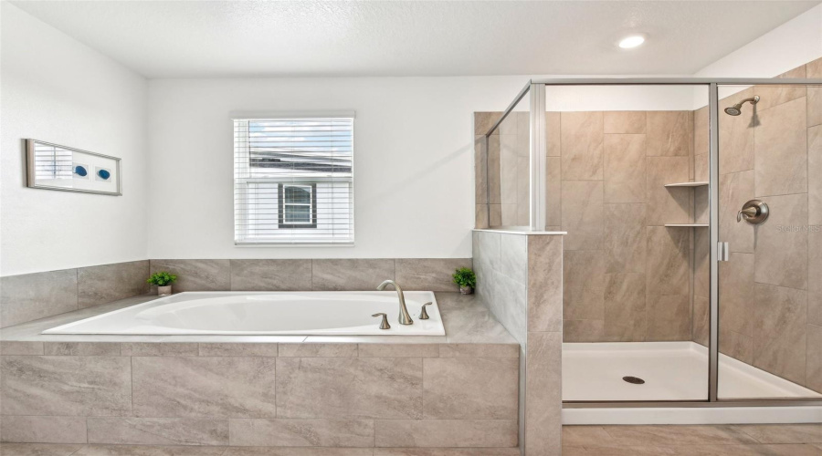 Davenport, Florida 33896, 7 Bedrooms Bedrooms, ,6 Bathroomsbathrooms,Residential,For Sale,Sommerset Hills,0,Mfro6436451