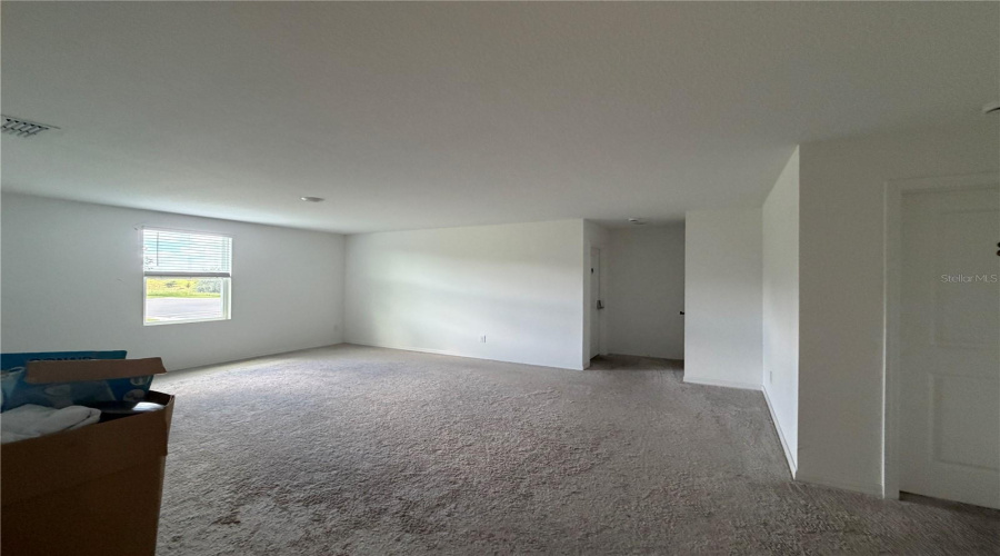 Davenport, Florida 33896, 8 Bedrooms Bedrooms, ,5 Bathroomsbathrooms,Residential,For Sale,Derwent,0,Mfro6436302