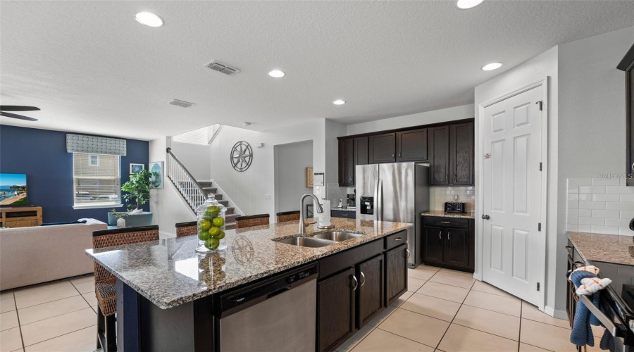 Kissimmee, Florida 34747, 4 Bedrooms Bedrooms, ,3 Bathroomsbathrooms,Residential,For Sale,Sawyer Palm,0,Mfro6436558
