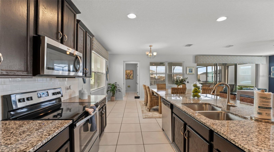 Kissimmee, Florida 34747, 4 Bedrooms Bedrooms, ,3 Bathroomsbathrooms,Residential,For Sale,Sawyer Palm,0,Mfro6436558