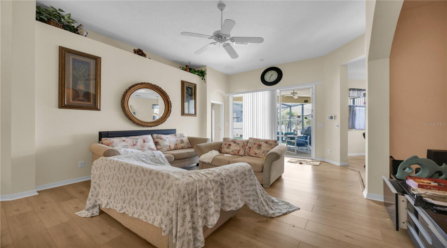 Davenport, Florida 33897, 5 Bedrooms Bedrooms, ,4 Bathroomsbathrooms,Residential,For Sale,Montara,0,Mfrv4950907