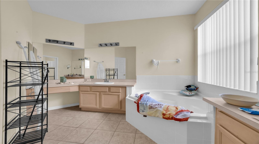 Davenport, Florida 33897, 5 Bedrooms Bedrooms, ,4 Bathroomsbathrooms,Residential,For Sale,Montara,0,Mfrv4950907