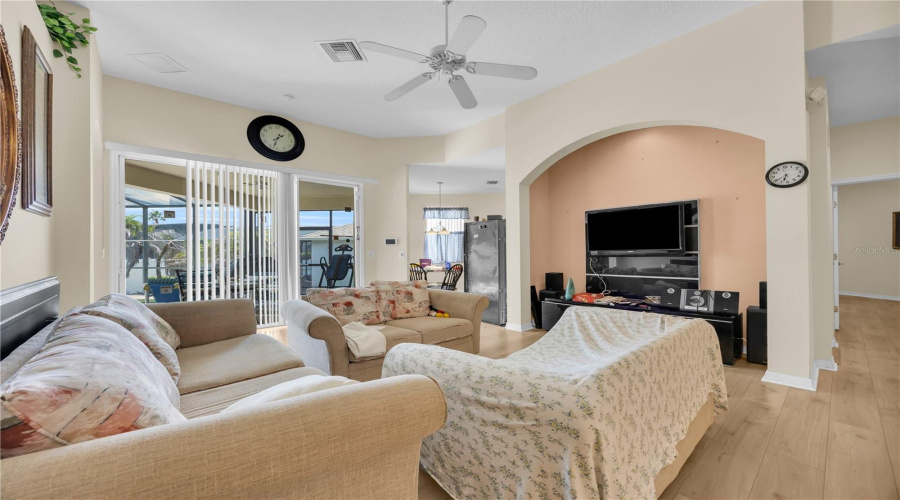 Davenport, Florida 33897, 5 Bedrooms Bedrooms, ,4 Bathroomsbathrooms,Residential,For Sale,Montara,0,Mfrv4950907