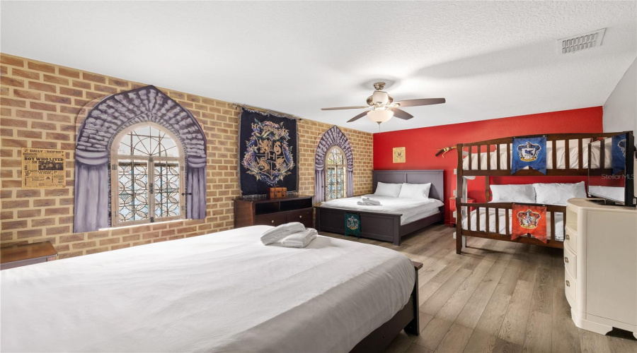 Davenport, Florida 33896, 8 Bedrooms Bedrooms, ,5 Bathroomsbathrooms,Residential,For Sale,Moon Valley,0,Mfro6434129