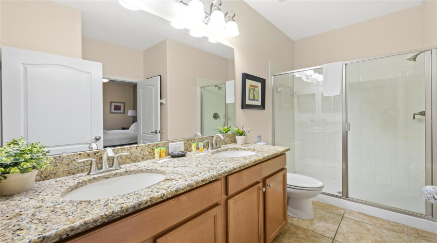 Davenport, Florida 33896, 8 Bedrooms Bedrooms, ,5 Bathroomsbathrooms,Residential,For Sale,Moon Valley,0,Mfro6434129