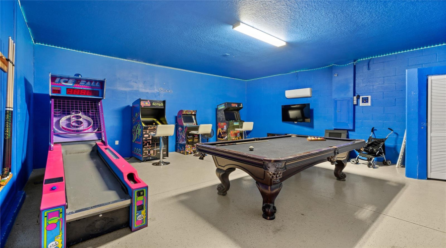 Davenport, Florida 33896, 8 Bedrooms Bedrooms, ,5 Bathroomsbathrooms,Residential,For Sale,Moon Valley,0,Mfro6434129