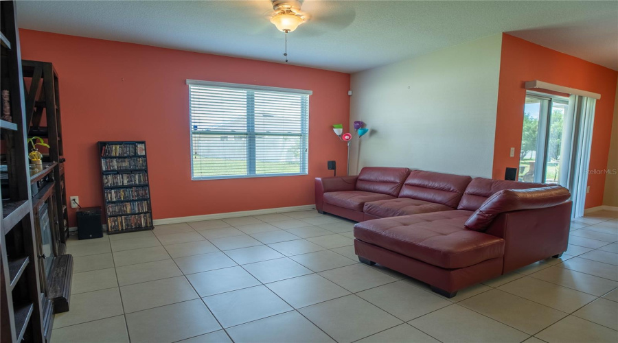 Davenport, Florida 33896, 4 Bedrooms Bedrooms, ,2 Bathroomsbathrooms,Residential,For Sale,Aberdeen,0,Mfrs5156240