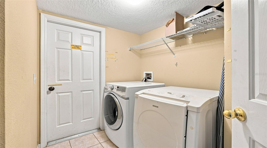 Kissimmee, Florida 34747, 5 Bedrooms Bedrooms, ,4 Bathroomsbathrooms,Residential,For Sale,Blooming Alamanda,0,Mfro6436518