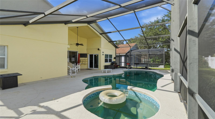 Kissimmee, Florida 34747, 5 Bedrooms Bedrooms, ,4 Bathroomsbathrooms,Residential,For Sale,Blooming Alamanda,0,Mfro6436518