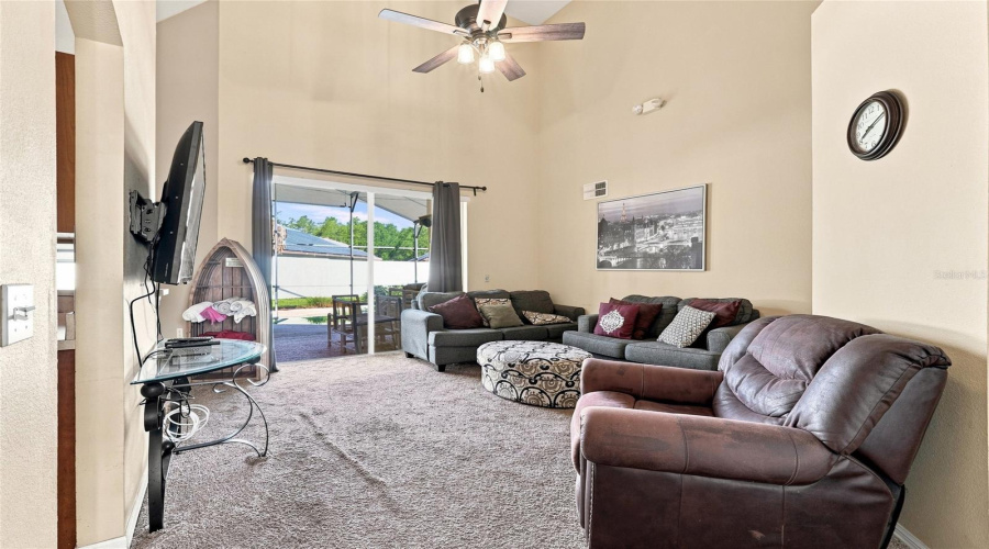 Kissimmee, Florida 34747, 5 Bedrooms Bedrooms, ,4 Bathroomsbathrooms,Residential,For Sale,Blooming Alamanda,0,Mfro6436518