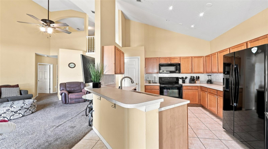 Kissimmee, Florida 34747, 5 Bedrooms Bedrooms, ,4 Bathroomsbathrooms,Residential,For Sale,Blooming Alamanda,0,Mfro6436518