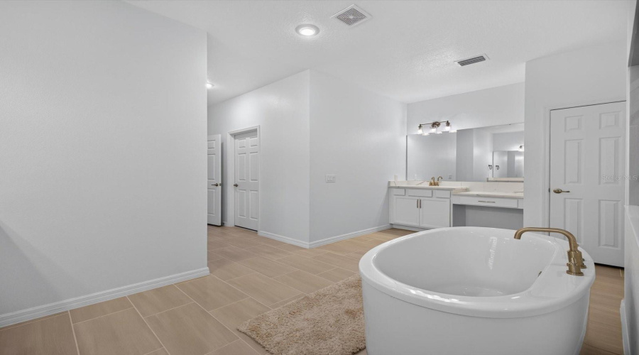 Kissimmee, Florida 34746, 5 Bedroom Bedrooms, ,3 Bathroombathrooms,Residential,For Sale,Rock Maple,0,Mfro6435109