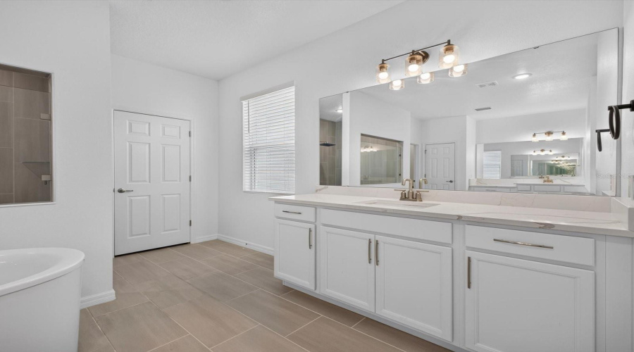 Kissimmee, Florida 34746, 5 Bedroom Bedrooms, ,3 Bathroombathrooms,Residential,For Sale,Rock Maple,0,Mfro6435109