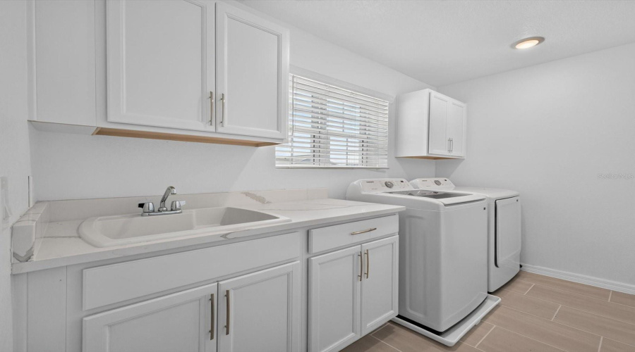 Kissimmee, Florida 34746, 5 Bedroom Bedrooms, ,3 Bathroombathrooms,Residential,For Sale,Rock Maple,0,Mfro6435109