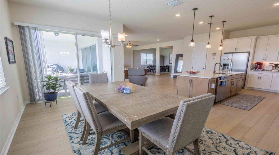 Orlando, Florida 32836, 5 Bedroom Bedrooms, ,4 Bathroombathrooms,Residential,For Sale,Bissell,0,Mfro6435321