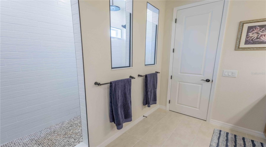 Orlando, Florida 32836, 5 Bedroom Bedrooms, ,4 Bathroombathrooms,Residential,For Sale,Bissell,0,Mfro6435321