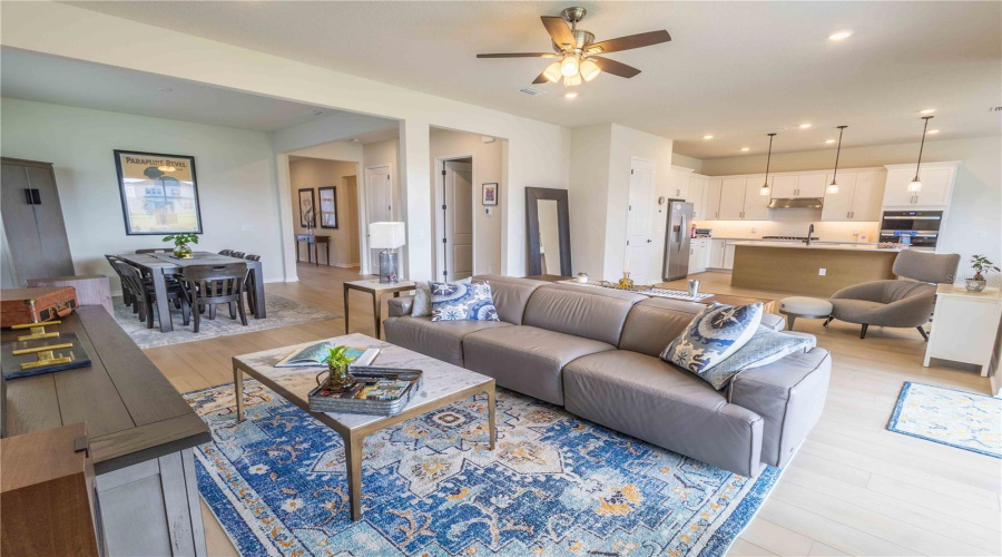 Orlando, Florida 32836, 5 Bedroom Bedrooms, ,4 Bathroombathrooms,Residential,For Sale,Bissell,0,Mfro6435321