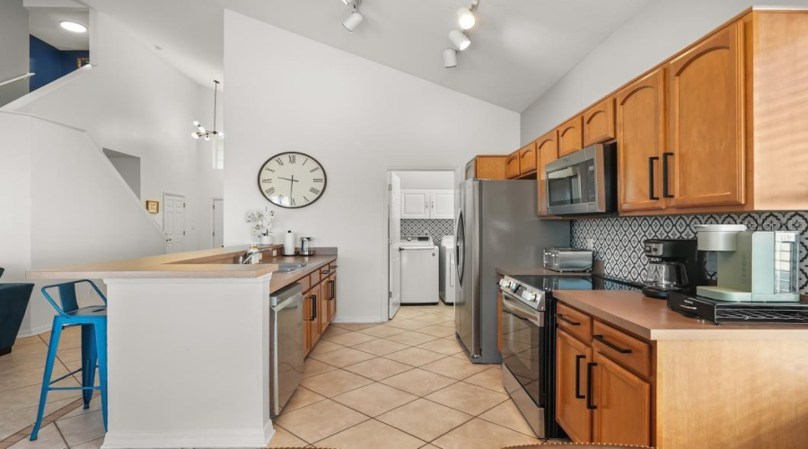Kissimmee, Florida 34747, 6 Bedroom Bedrooms, ,4 Bathroombathrooms,Residential,For Sale,Acadia Estates,0,Mfrs5156330