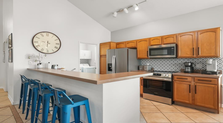 Kissimmee, Florida 34747, 6 Bedroom Bedrooms, ,4 Bathroombathrooms,Residential,For Sale,Acadia Estates,0,Mfrs5156330