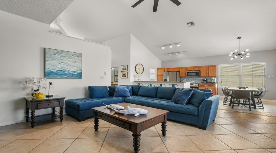 Kissimmee, Florida 34747, 6 Bedroom Bedrooms, ,4 Bathroombathrooms,Residential,For Sale,Acadia Estates,0,Mfrs5156330