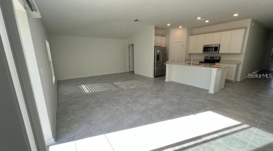 Davenport, Florida 33837, 3 Bedrooms Bedrooms, ,2 Bathroomsbathrooms,Residential,For Sale,Brave,0,Mfrs5156106