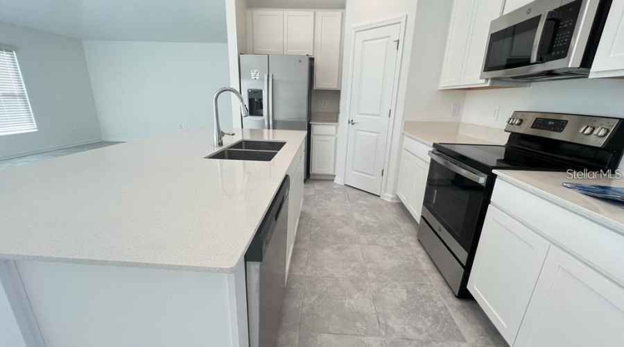 Davenport, Florida 33837, 3 Bedrooms Bedrooms, ,2 Bathroomsbathrooms,Residential,For Sale,Brave,0,Mfrs5156106