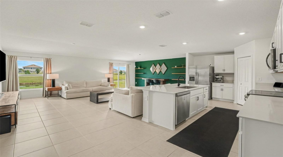 Davenport, Florida 33837, 4 Bedroom Bedrooms, ,3 Bathroombathrooms,Residential,For Sale,Barnet,0,Mfrtb8542668