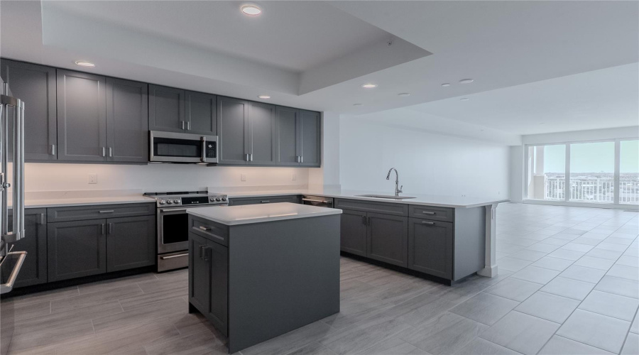 Clearwater Beach, Florida 33767, 3 Bedroom Bedrooms, ,2 Bathroombathrooms,Residential,For Sale,Island,0,Mfrtb8486420
