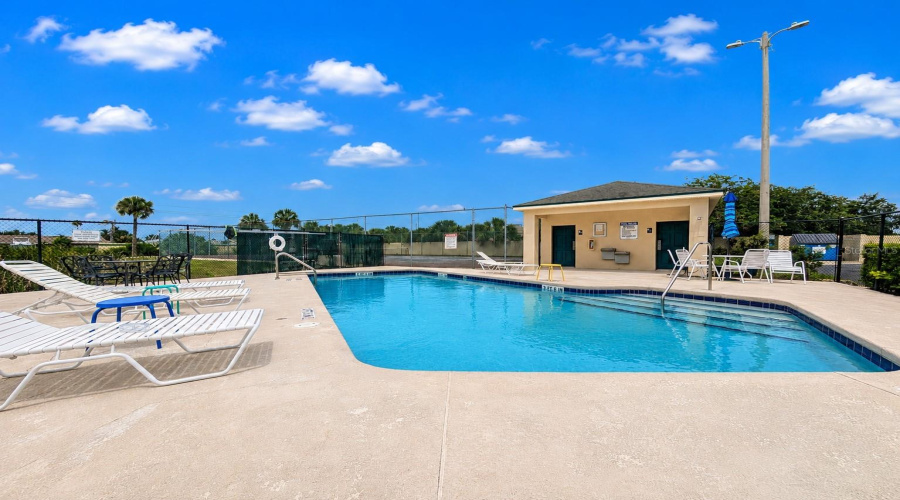 Apollo Beach, Florida 33572, 2 Bedroom Bedrooms, ,2 Bathroombathrooms,Residential,For Sale,Yardarm,0,Mfrtb8516195