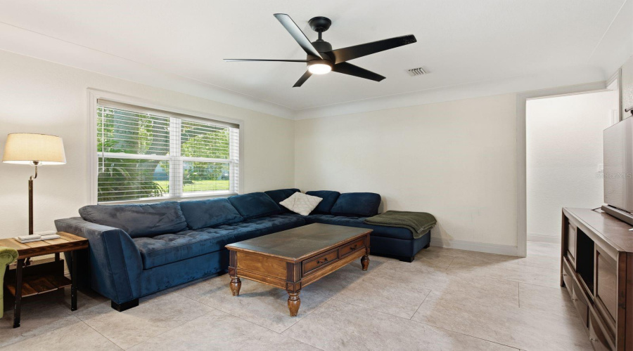 Clearwater, Florida 33756, 2 Bedroom Bedrooms, ,1 Bathroombathrooms,Residential,For Sale,Evergreen,0,Mfrtb8537626