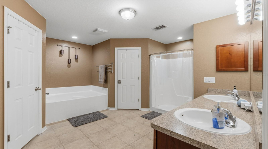 Spring Hill, Florida 34608, 4 Bedroom Bedrooms, ,2 Bathroombathrooms,Residential,For Sale,Barger,0,Mfrw7883196