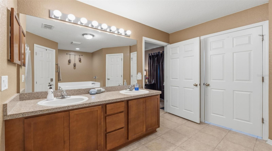 Spring Hill, Florida 34608, 4 Bedroom Bedrooms, ,2 Bathroombathrooms,Residential,For Sale,Barger,0,Mfrw7883196