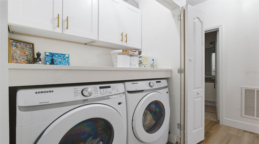 Clearwater, Florida 33764, 1 Bedroom Bedrooms, ,1 Bathroombathrooms,Residential,For Sale,Via Capri,0,Mfrtb8514974